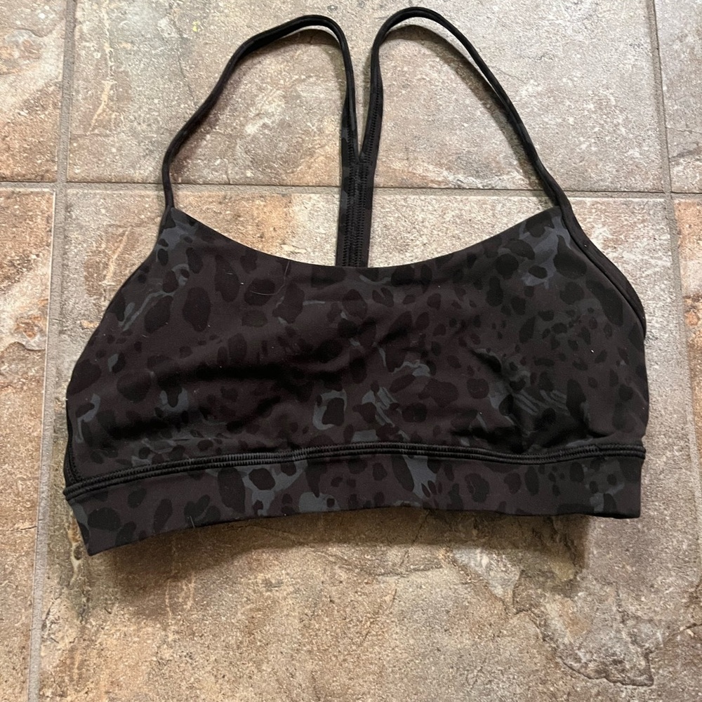 Lululemon Flow Y sports bra size 4 black